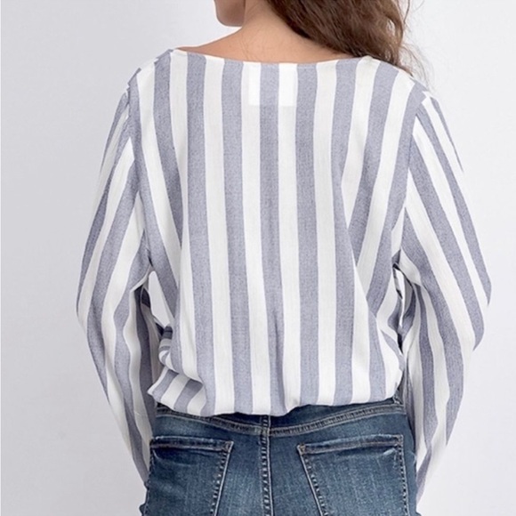Sadie & Sage striped blue white top crossover v-neck bell sleeves size S - Picture 3 of 12